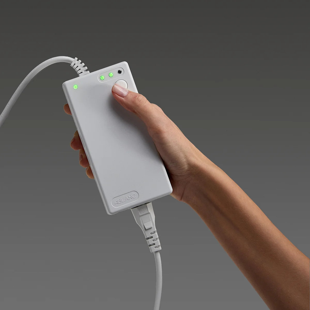 שואב אבק אנכי Alize – חיבור שולחני 4Blanc