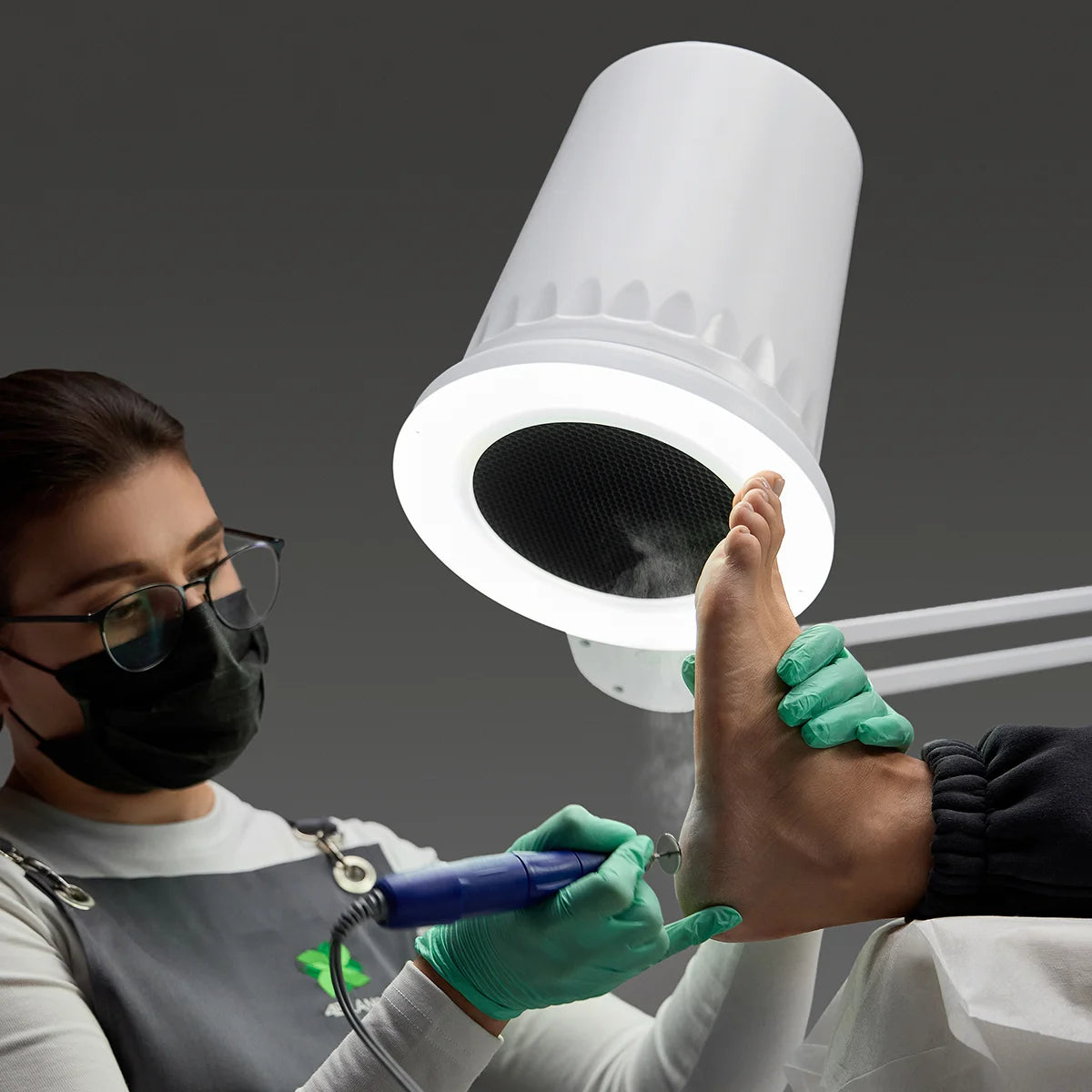 שואב אבק אנכי Alize – חיבור שולחני 4Blanc